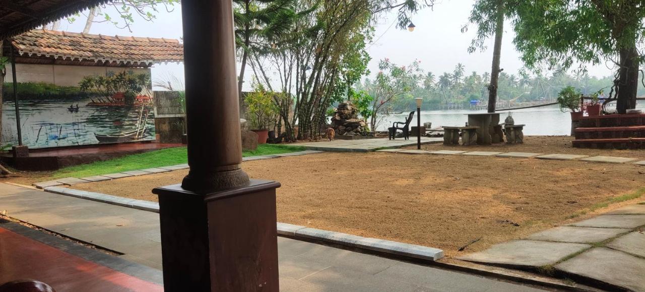 Ambadi'S Villa -Lake View Resort Pallipuram Exterior foto