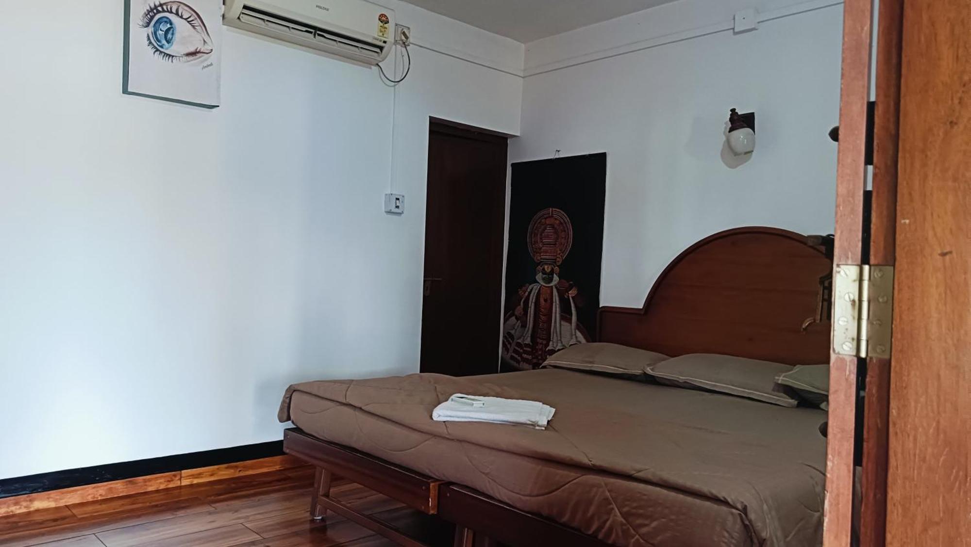 Ambadi'S Villa -Lake View Resort Pallipuram Exterior foto