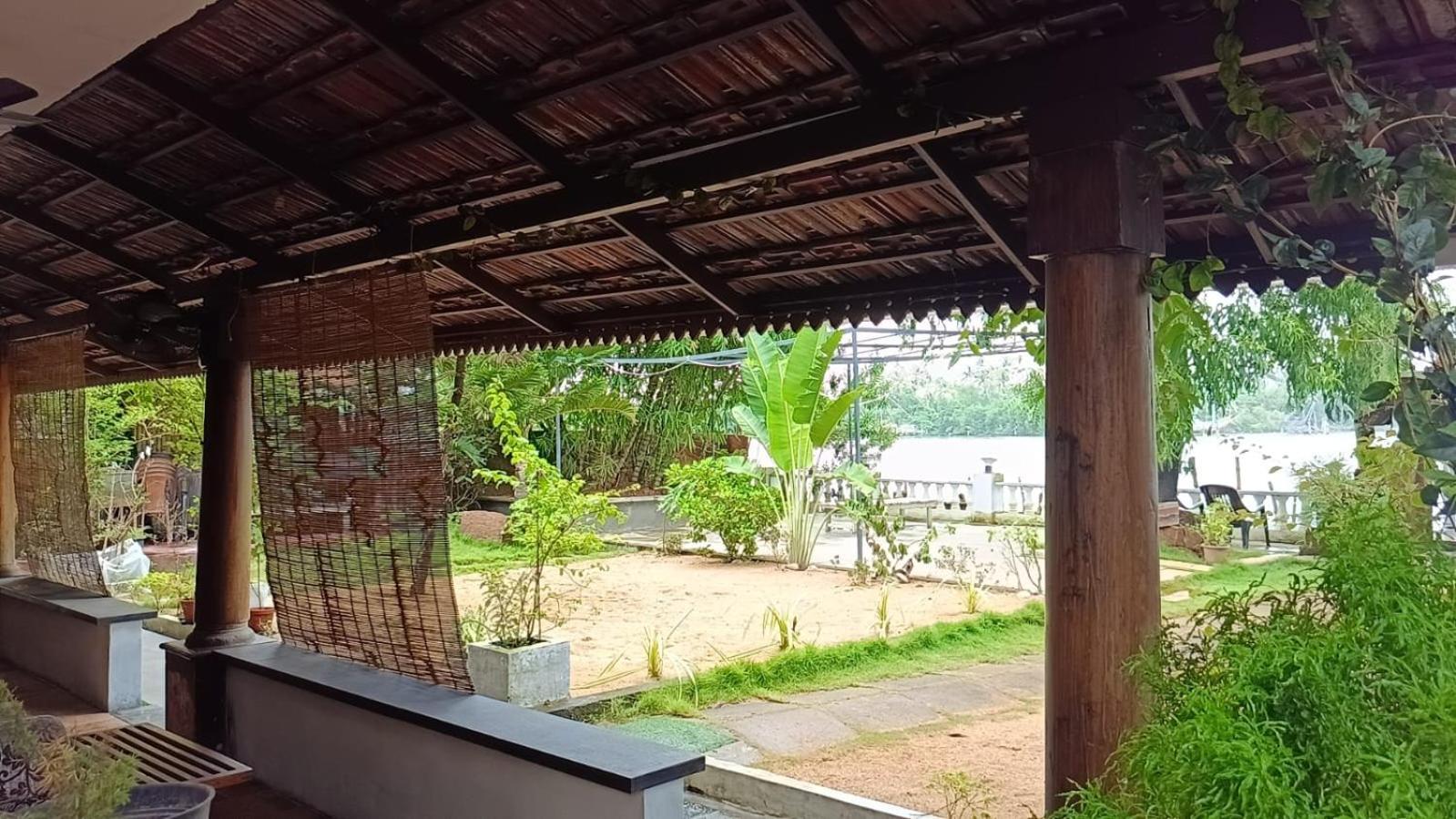 Ambadi'S Villa -Lake View Resort Pallipuram Exterior foto